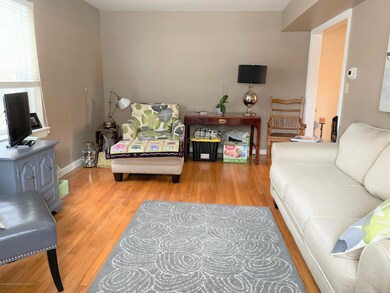 Spacious living room