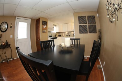 eat in Kitchen