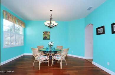 Large, Open, Dining Rm
