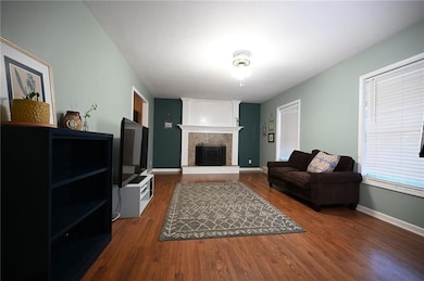 619 N Walnut St, Olathe, KS 66061 - photo 3