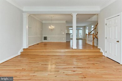 8020 Kidwell Ct, Vienna, VA 22182 - photo 6