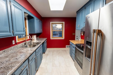 1740 Onacrest Curve, Saint Paul, MN 55117 - photo 3