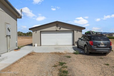 25221 N Mitchell Rd, Paulden, AZ 86334 - photo 6