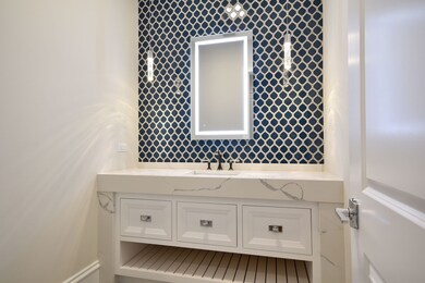 1/2 Bath