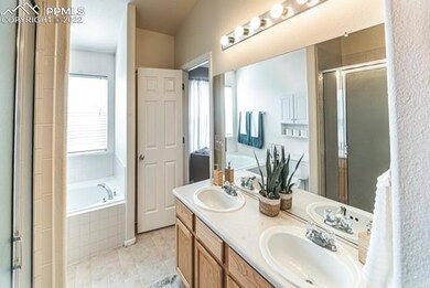 full en suite master bathroom