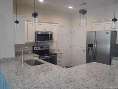Beautiful Kitchen with new Granite, Lighting and F