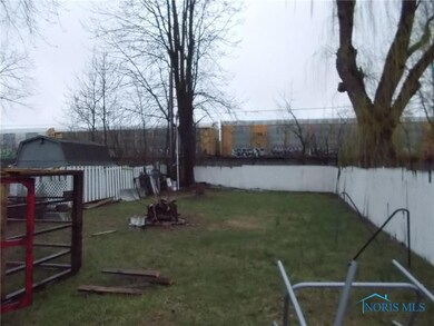 2332 Airline Ave, Toledo, OH 43609 - photo 3