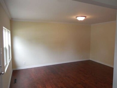 42 Austin Ave, Carpentersville, IL 60110 - photo 2