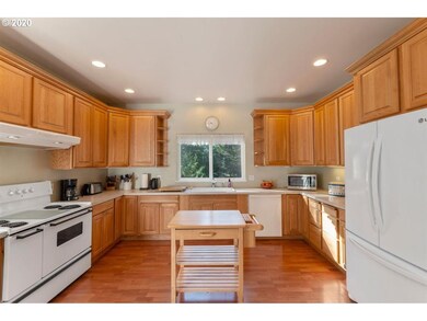 27 Cedar Springs Rd, Trout Lake, WA 98650 - photo 7