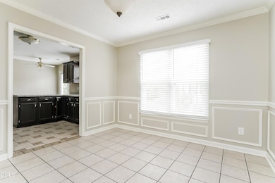 005-photo-dining-room-8028027