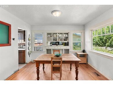 1260 N Winchell St, Portland, OR 97217 - photo 2