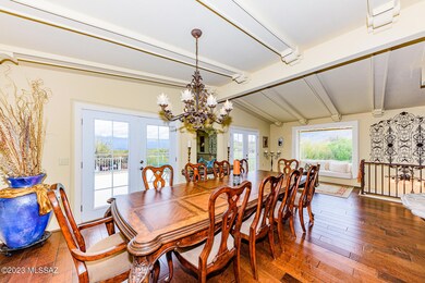 010 - 2810 S. Freeman Road - Interiors