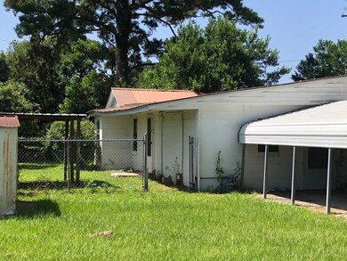 112 N Devane St, Adel, GA 31620 - photo 5