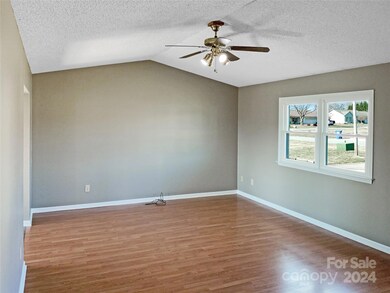 108 Caribou Dr, Statesville, NC 28625 - photo 4