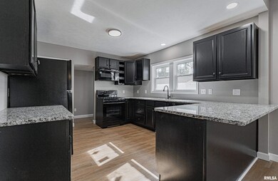 514 N Kickapoo St, Lincoln, IL 62656 - photo 7