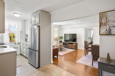 Glen Manor unit 2G, New Rochelle, NY 10805 - photo 7