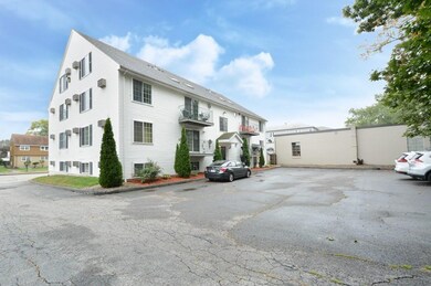 155 Hamilton St unit 3, Worcester, MA 01604 - photo 4