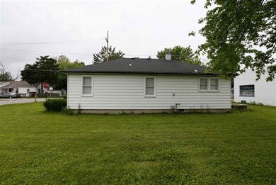 113 W 21st St, Muncie, IN 47302 - photo 3