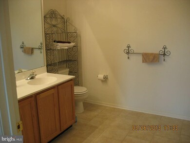 2406 Chestnut Terrace Ct unit 302, Odenton, MD 21113 - photo 7