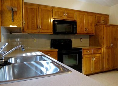 233 SW Seagull Ct, Lees Summit, MO 64082 - photo 5