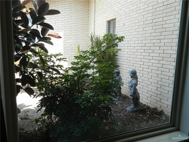 413 Country Club Dr, Alamo, TX 78516 - photo 6