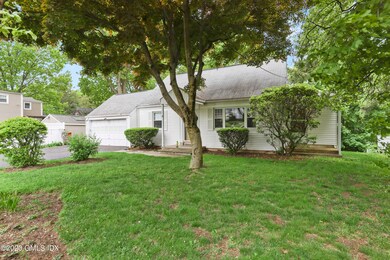 16 Hoover Rd Riverside CT-print-034-030-