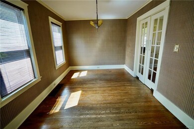 FORMAL DINING AREA