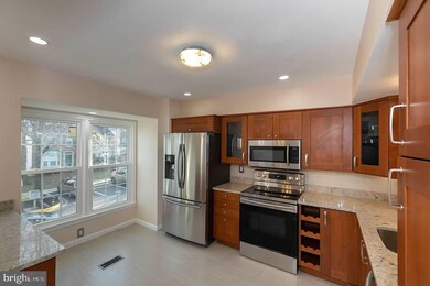 3906 Angelton Ct, Burtonsville, MD 20866 - photo 5