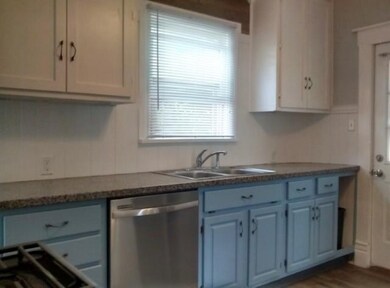 724 Hickory St, Niles, MI 49120 - photo 7