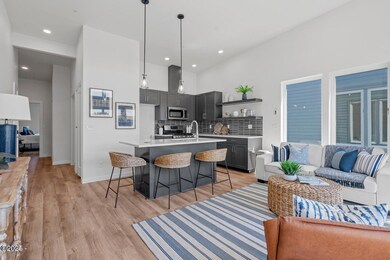 7-Kitchen : Living