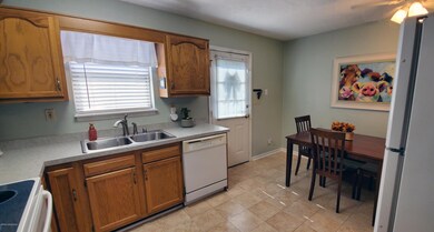 8808 Astrid Ave, Louisville, KY 40228 - photo 5