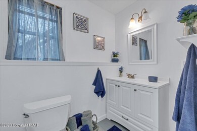 2167 Cramer Rd, Bushkill, PA 18324 - photo 4