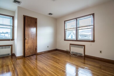 34 Cayuga Avenue-17