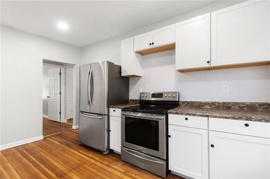 948 Narragansett Blvd unit 2, Providence, RI 02905 - photo 2