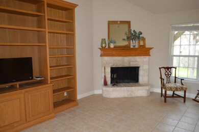 607 Persimmon Ct, Fredericksburg, TX 78624 - photo 3