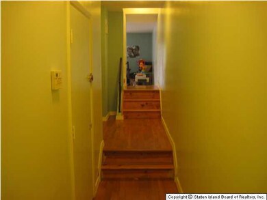 27 Theater Ln, Staten Island, NY 10304 - photo 2