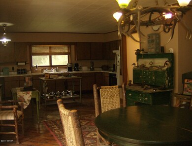 Kitchen/dining area