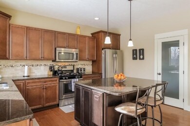 015-Kitchen-1406440-mls