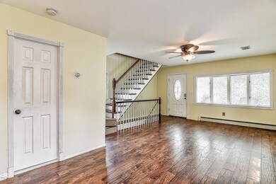 006_Living Room (2)