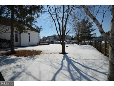 2736 Towamencin Ave, Hatfield, PA 19440 - photo 3