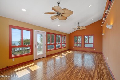 Second floor flex space