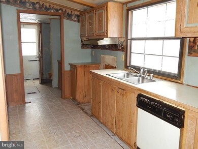 2097 Cannon Hill Rd, Hedgesville, WV 25427 - photo 4