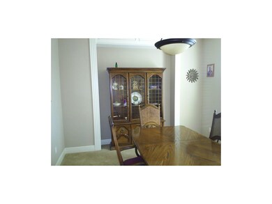 Formal diningroom.