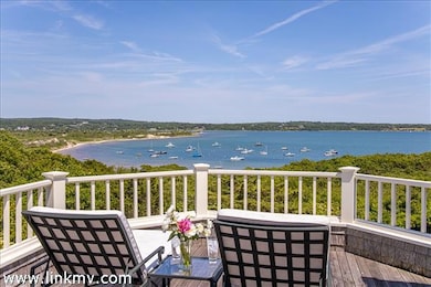 7 Clay Pit Ln, Aquinnah, MA 02535 - photo 2