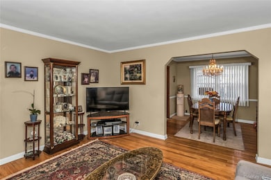 78-37 267th St, Glen Oaks, NY 11004 - photo 6