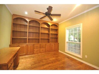 Studio/Study/Office.