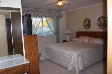 snead master w dressing area
