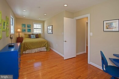 8905 Transue Dr, Bethesda, MD 20817 - photo 3