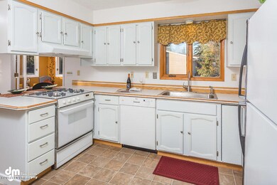 Kitchen_DMD_6581-SMALL