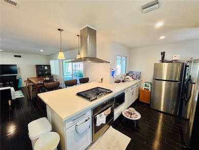 23813 Calvert St, Woodland Hills, CA 91367 - photo 7